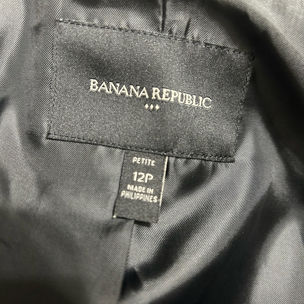 Banana Republic Women’s Blazer.